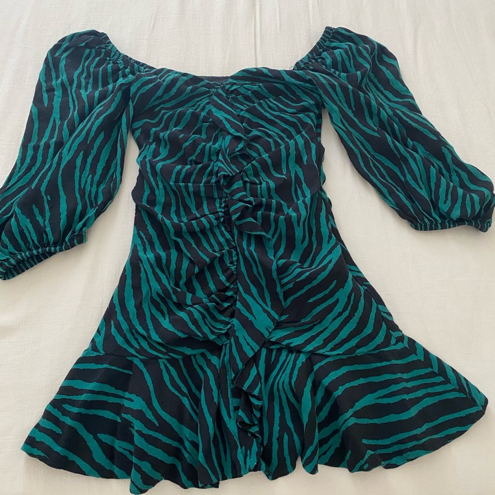 Green Zebra-Print Puff Sleeve Mini Dress - Picture 5 of 10